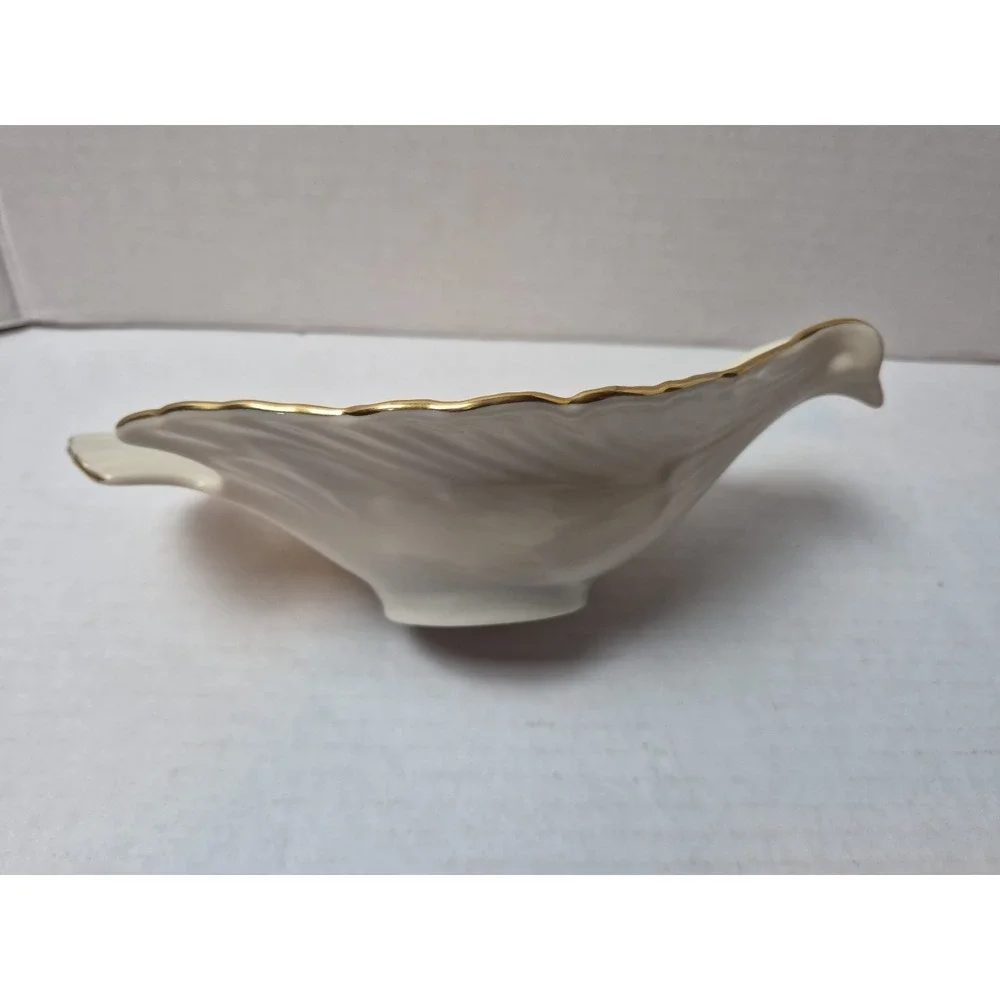 Lenox Ivory Bone China Dove Figural Bowl Gold Trim Made in USA Peace Bird‎ Candy